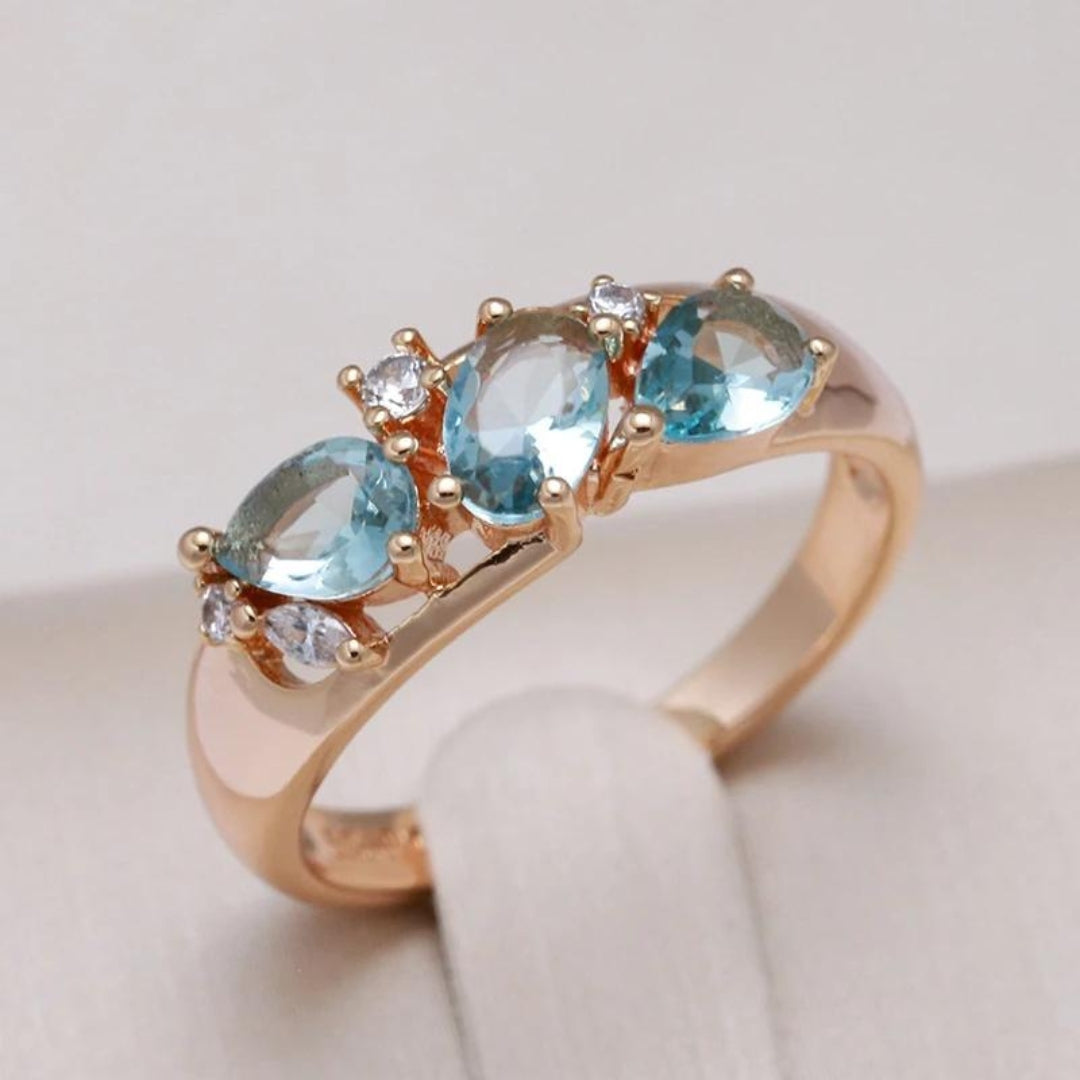 Elegant Blue Vintage Zirconia Gold Ring