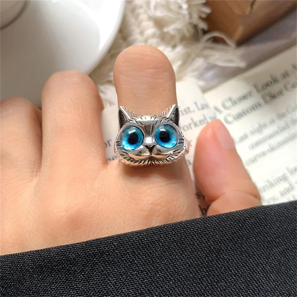 Cat Ring with Blue Eyes – Playful Vintage Silver Animal Ring for Cat Lovers