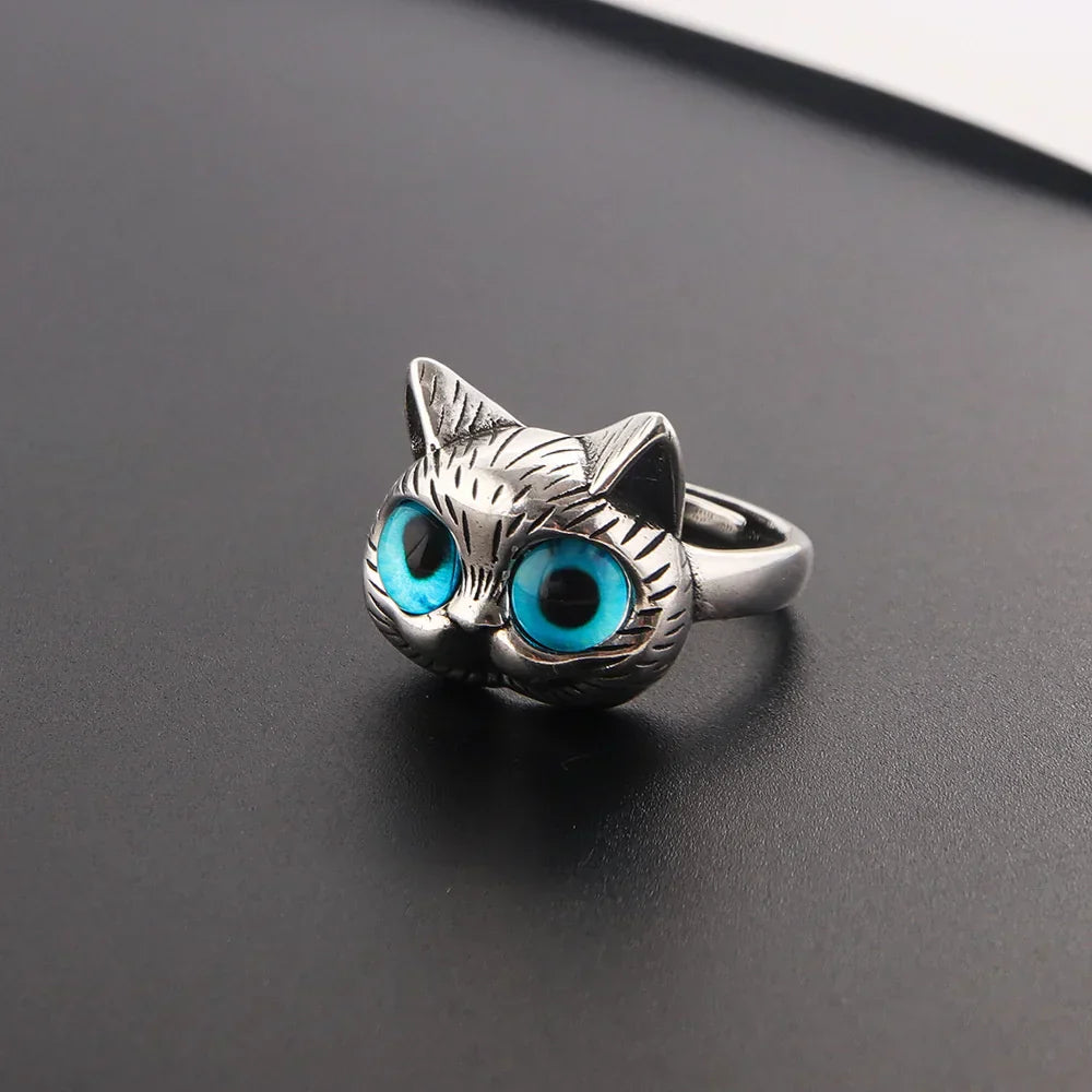 Cat Ring with Blue Eyes – Playful Vintage Silver Animal Ring for Cat Lovers