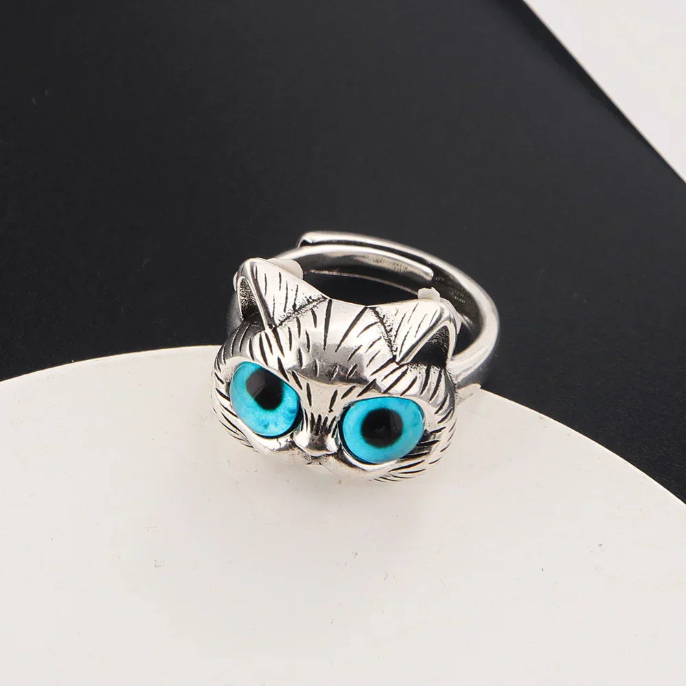 Cat Ring with Blue Eyes – Playful Vintage Silver Animal Ring for Cat Lovers