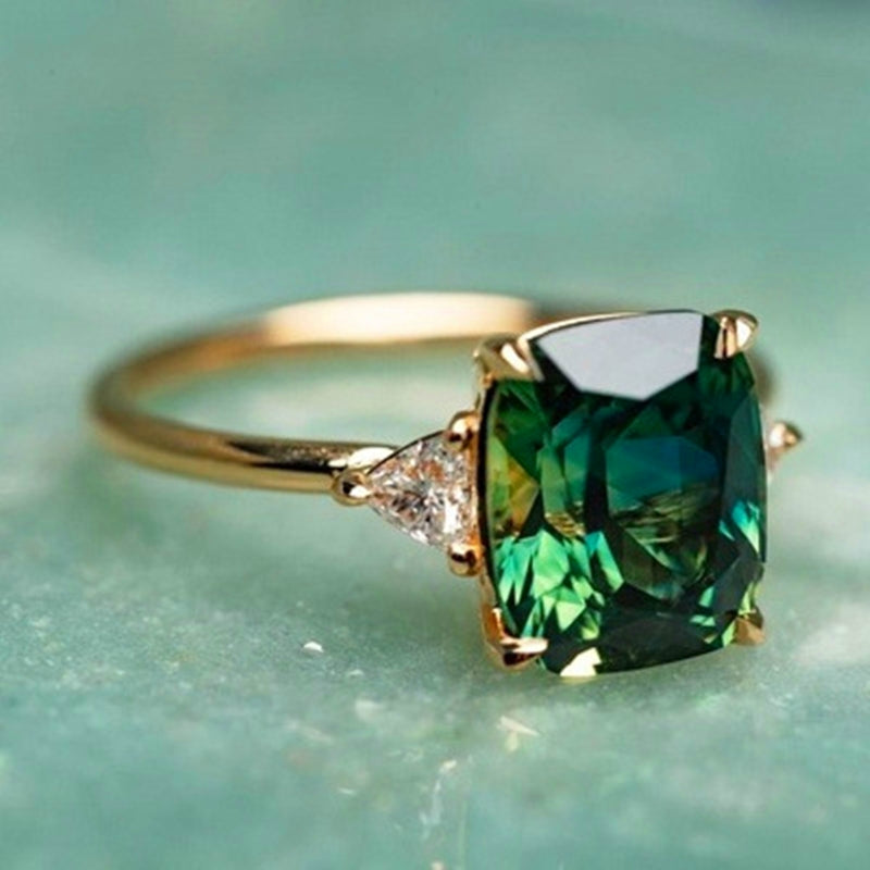 Luck – Green Zircon Gold Ring