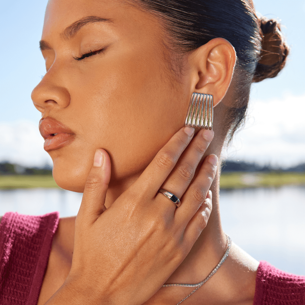 Ember – Silver & Emerald Ring