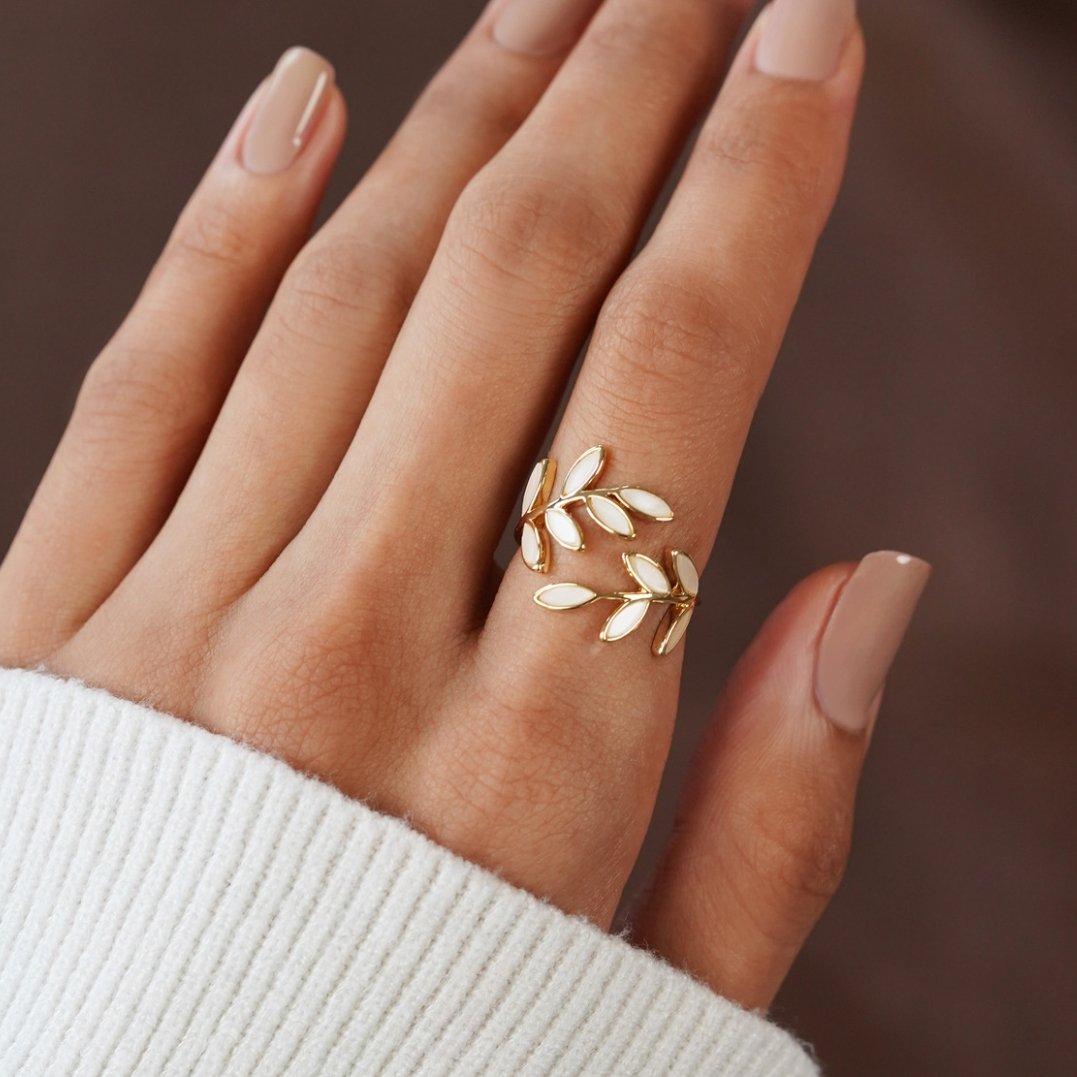 Serene – Gold Leaf Ring