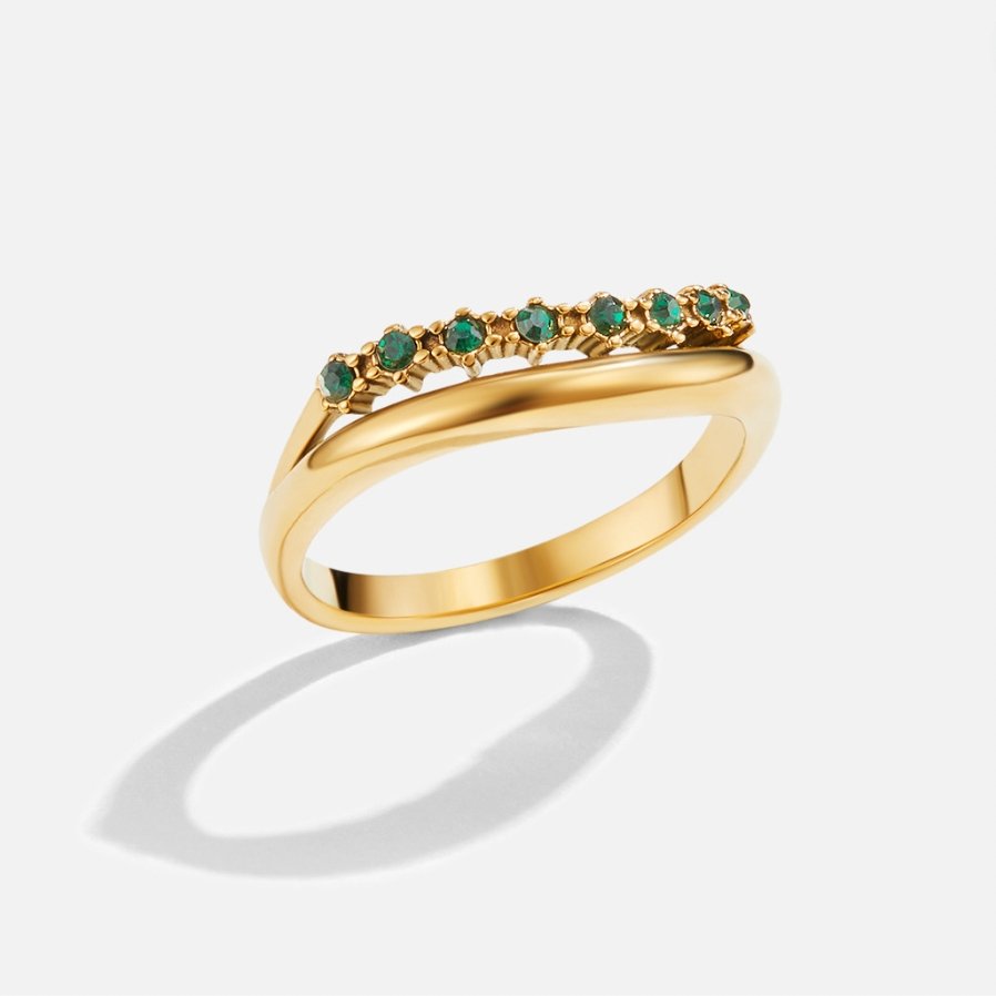 Mary – Emerald Green Layered Ring