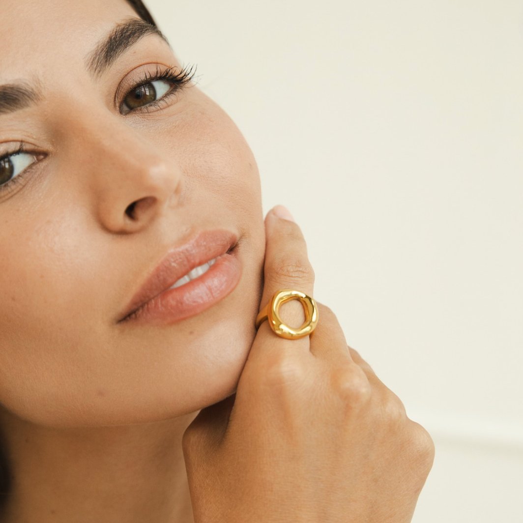 Vina – Molten Gold Ring